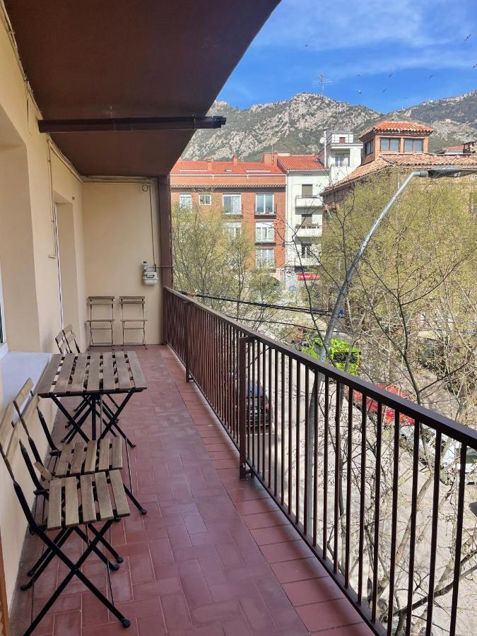 Apartamento Centrico En Berga - Alberga Esterno foto